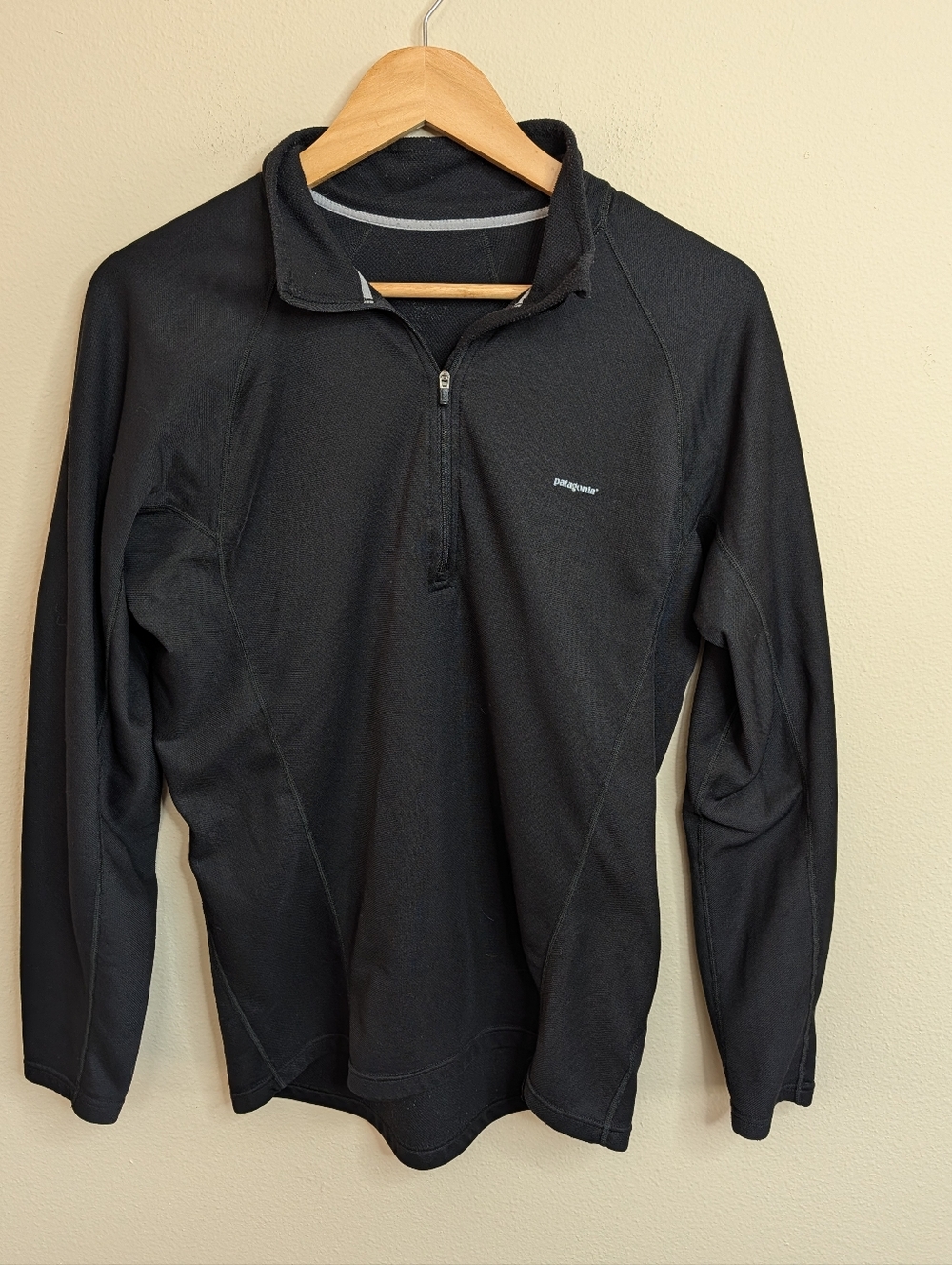 Patagonia Capilene 3 Midweight Zip-Neck Men's M‎ Black Quarter Zip Base Layer
